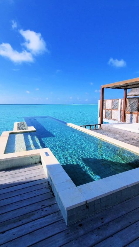 SARAH & FLO • Content Creators’s Instagram video: “Imagine having this private pool in your overwater villa... 🤩🏝️ 📍 Four Seasons Landaa Giraavaru, Maldives - Follow us ❤️…” Maldives Villa, Maldives Villas, Overwater Villa, Four Season Hotel, Maldives Honeymoon, Beach Honeymoon Destinations, Visit Maldives, Honeymoon Destination Ideas, Luxury Honeymoon