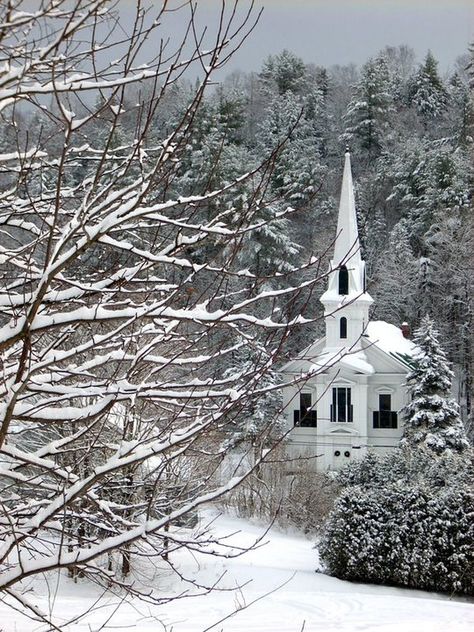 Church in Snow...Plainfield, Vermont Country Churches, Old Country Churches, Church Pictures, Beautiful Churches, Winter Schnee, Scandi Christmas, Take Me To Church, Snow Covered Trees, Old Churches