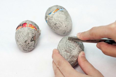 Cut open paper mache Easter eggs Paper Mache Eggs Easter Ideas, Eggs Easter Ideas, Easter Ideas Decoration, Paper Mache Easter Eggs, Diy Paper Mache, Paper Mache Easter, Paper Mache Eggs, Making Paper Mache, Fun Easter Crafts