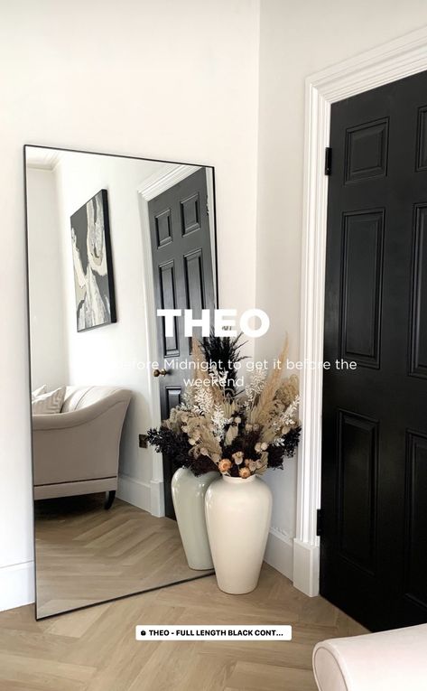 Mirror Front Door Entrance, Mirror Behind Front Door, Apartment Door Entrance, Front Door Entrance Decor, Entrance Door Decor, Main Entrance Door, Door Entrance, Front Door Entrance, Front Entrance