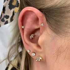 Piercing Placement, Forward Helix Piercing, Animal Crossing Funny, Forward Helix, Piercing Studio, Helix Piercing, Custom Tattoo, Body Jewellery, Minimalist Earrings