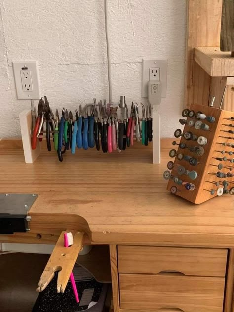 Dremel Tool Holder, Jewelers Workbench Ideas, Jewelers Bench Organization, Jewelry Making Station, Silversmith Workbench, Jewelry Studio Workspaces, Jewelry Workshop Studio, Metalsmith Studio, Jewelry Workbench