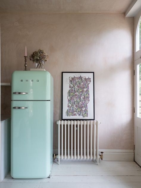 Testament to its iconic curves, retro styling and choice of pretty pastel colours, our FAB fridges are the star of any space. We love how @printsisters_archive has styled her FAB30 in this shot. Want to be featured on our social channels? Don’t forget to tag us and use #smeguk for the chance! #retrofridges #smegdesigns Image credit: @printsisters_archive Smeg Toaster, Smeg Fridge, Smeg Appliances, Retro Fridge, Yellow Balloons, Shot List, Pastel Colours, Pretty Pastel, Retro Kitchen