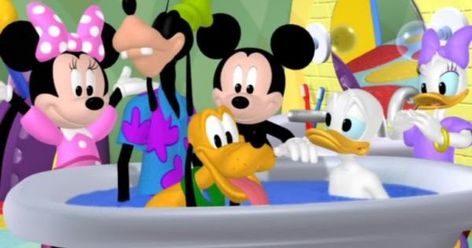 Watch Taking a bath can get rid of the hiccups from Mickey Mouse Clubhouse with Donald Duck, Minnie, Daisy, Goofy, Pluto, Professor von Drake, Mickey Mickey Mouse Clubhouse Birthday, Taking A Bath, Chip And Dale, Hiccup, Mickey Mouse Clubhouse, Disney Junior, Blue Area, Special Guest, Club House