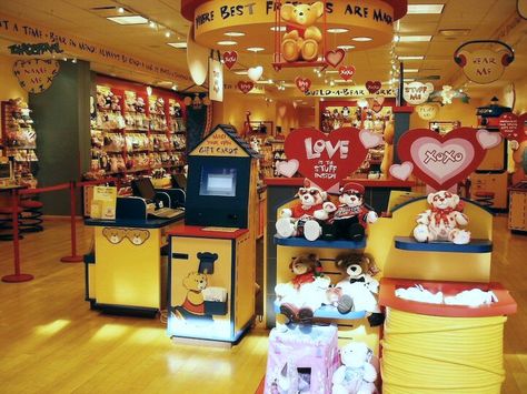 The Build a Bear Store. My cousin took me there for my 30th birthday and I felt like an 8 year old! Build A Bear Shop Aesthetic, Build A Bear Nostalgia, Old Build A Bear, Nostalgia Places, Build A Bear Store, Build A Bear Birthday, Brown Birds, My 30th Birthday, Bear Recipes