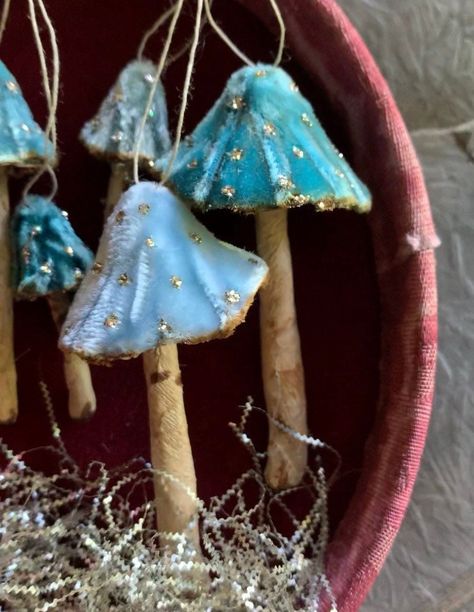 Silk Velvet Mushroom Ornaments Made to Order Woodland Velvet - Etsy Canada Cloche Terrarium, Terrarium Display, Fairy Mushrooms, Mushroom Ornaments, Mushroom Crafts, Handmade Fairy, Mushroom Fairy, Mushroom Decor, Woodland Christmas