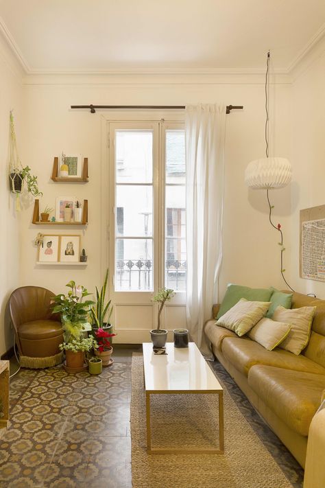 Preppy Apartment Decor, Living Room Inspiration Apartment, Luxury Apartment Interior Design, Minimalist Apartment Interior, Modern Kitchen Apartment, Luxury Apartments Interior, Simple Apartments, Barcelona Home, Modern Apartment Living Room