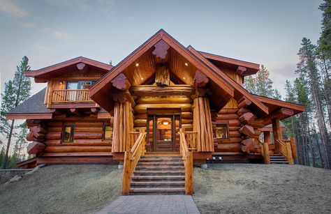 Check out our latest blog post and learn why we choose Western Red Cedar: the Timber of Kings! Diy Log Cabin, Log Home Builders, Log Home Living, Log Cabin Kits, Rustic Exterior, Cabin Living, Log Cabin Homes, Timber House, Log Home