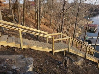 Wood Stair Gallery - Cocanougher's Dock Solutions & Construction Services Steep Hill Landscaping, Lake House Backyard, Lakeside Deck, Beach Stairs, Outside Stairs, Outdoor Handrail, Stairs And Doors, Garden Railings, Diy Exterior