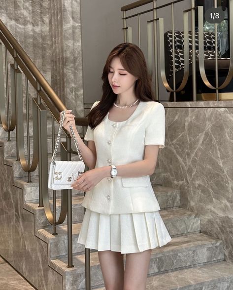 Coquette Old Money Outfits, Korean Rich Girl Outfit, Pearl Outfit Classy, Feminim Style Outfit, Rich Outfits Classy, Rich Girl Outfit, Pinterest Girly, Neat Casual Outfits, Elegant Outfit Classy