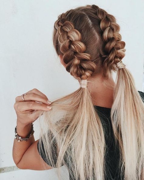 Fishtail Braid Hairstyles, Fest Outfits, Natural Hair Twists, Fishtail Braid, Hair Twist Styles, Penteado Cabelo Curto, Long Blonde, Braids For Long Hair, Long Blonde Hair