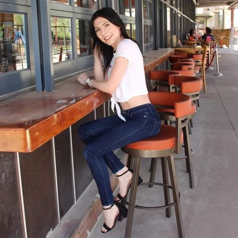 ‪Sitting at the bar. 🍸🍹🍷 #CaseyBlake #Transgender #Cocktails ‬ Woman Sitting At Bar, Sitting On Barstool Poses, Sitting At Bar Pose Reference, Sitting At Bar Pose, Sitting Chair, Person Sitting, People Sitting, Human Reference, Bar Counter