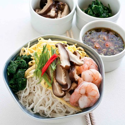 Somen Noodle Recipe, Noodle Sauce Recipe, Cold Noodles Recipes, Somen Noodles, Noodle Sauce, Cold Noodles, Japanese Noodles, Asian Noodles, Noodles Recipe