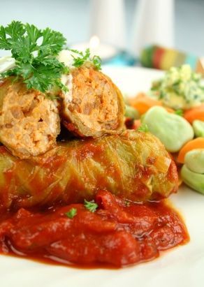 These easy stuffed cabbage rolls are about as simple and delicious as they come. Meaty, hearty, and perfect for cold nights. Pioneer Woman Cabbage Rolls, Slow Cooker Cabbage Rolls, Easy Cabbage Rolls, Easy Stuffed Cabbage, Stuffed Cabbage Rolls, Cabbage Roll, Martha Stewart Recipes, Cabbage Rolls Recipe, Stuffed Cabbage