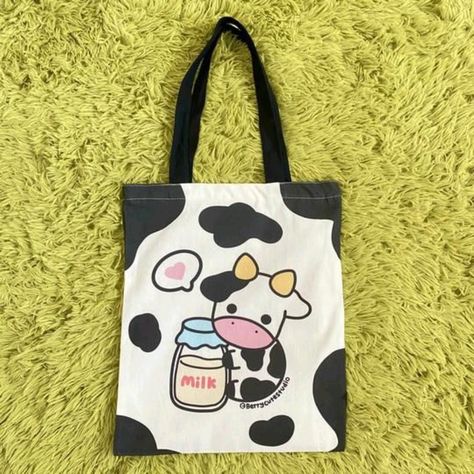 Diy Tote Bag Design, Handpainted Tote Bags, Strawberry Cow, Diy Tote, Painted Tote, Diy Tote Bag, The Cow, Cute Tote Bags, Eco Bag