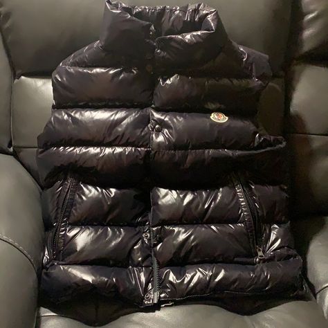 This Technical Down-Filled Gilet From Moncler Comes In Black With A Slight Sheen, Featuring Two Side Pockets And A High Neck. Moncler Vest, Black Puffer Vest, Moncler Jacket, Black Down, Sleeveless Jacket, Mens Vest, Vest Jacket, Vintage Men, Black Men