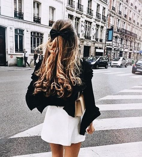 black & white fall outfit Hairstyle Examples, Vintage Glamour, Hair Day, Street Styles, Pretty Hairstyles, Wavy Hair, Hair Looks, Hair Goals, Hair Inspo