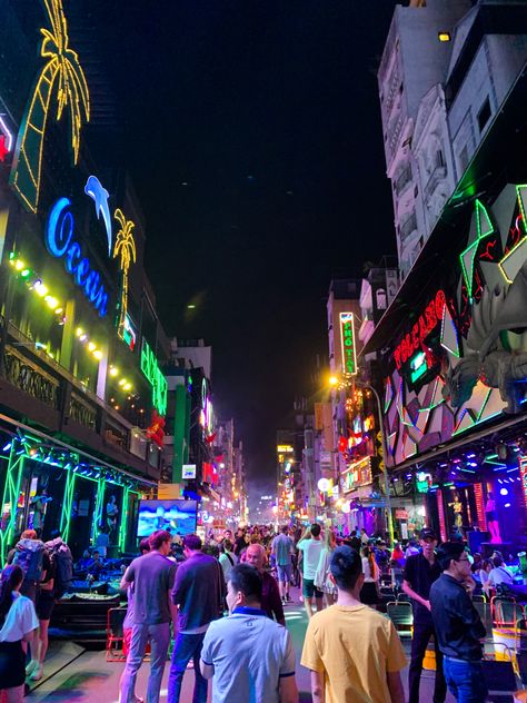 📌 Ho Chi Minh City, Vietnam Ho Chi Minh City Night, Vietnam Aesthetic City, Hi Chi Minh City, Vietnam Ho Chi Minh City, Ho Chi Minh City Vietnam Aesthetic, Saigon Aesthetic, Vietnam Nightlife, Cities Aesthetic, Uni Vibes