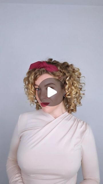 Curly Hairstyles With Scarf, Curly Hairstyles With Headbands, Headband Hack, Cute Headband Hairstyles, How To Wear Headbands, Curly Hair Tutorial, Hair Scarf Styles, Scarf Tie, Hair Wear