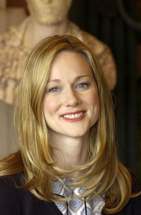 Laura Linney 90s, Laura Linney, She Walks In Beauty, Goldie Hawn, Gillian Anderson, Celeb Crushes, Reese Witherspoon, Movie Stars, Hollywood