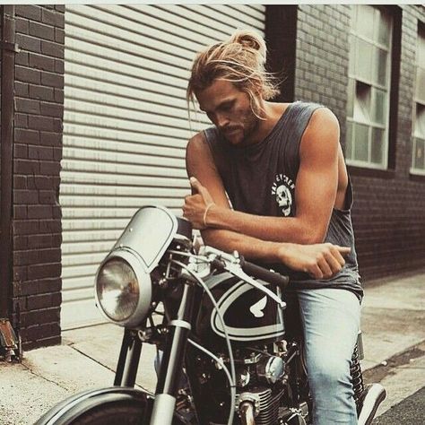 Motorcycle man bun Den Of Vipers, Man Bun, Long Hair Styles Men, Hair And Beard Styles, Bearded Men, Mens Hairstyles, Beautiful People, A Man, How To Look Better