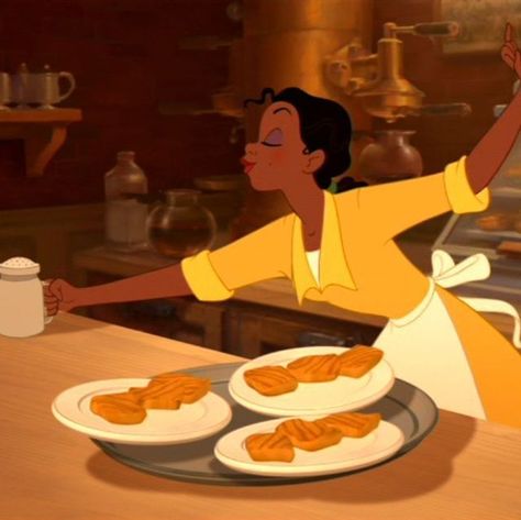 Check out these delectable Disney food recreations that are absolutely to die for! Disney Dishes, Disney Mignon, Princesa Tiana, Disney Movies To Watch, Princess Movies, Black Princess, Princess And The Frog, Princess Tiana, Easy Baking Recipes Desserts