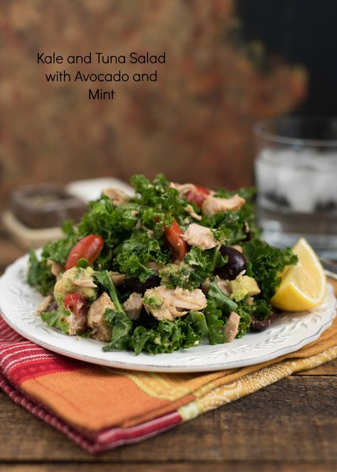 Kale and Tuna Salad with Avocado and Mint Tuna Salad With Avocado, Weekday Lunches, Kale Slaw, Make Ahead Salads, Salad With Avocado, Tuna Salad Recipe, Healthy Grains, Paleo Lunch, Fruit Salad Recipes