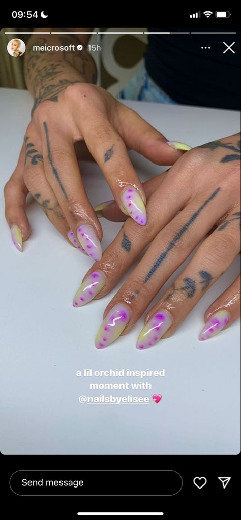 Dua Lipa Nails, Punk Nails, Vintage Nails, Nails Now, Minimal Nails, Almond Acrylic Nails, Tip Nails, Nails Only, Get Nails