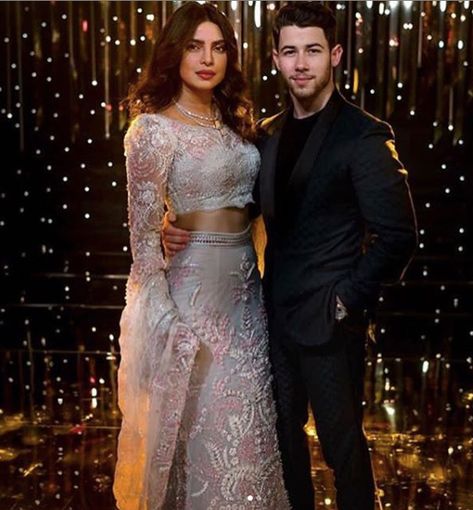 Here's A Breakdown Of PeeCee's Bridal Look At Every Wedding Function! Priyanka Chopra Wedding, Indian Engagement, Reception Bridal Dress, Rani Mukherjee, Mumbai Wedding, Reception Outfit, Designer Bridal Lehenga, Couple Dress, Bollywood Couples