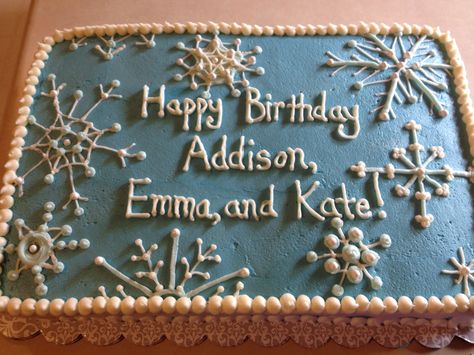 Snowflake Sheet Cake for Frozen Birthday Winter Wonderland Sheet Cake, Snowflake Sheet Cake, Winter Sheet Cake Designs, Winter Sheet Cake, Snow Cake Winter, Half Sheet Cake, Winter Cakes, Winter Wonderland Cake, Sparkle Cake