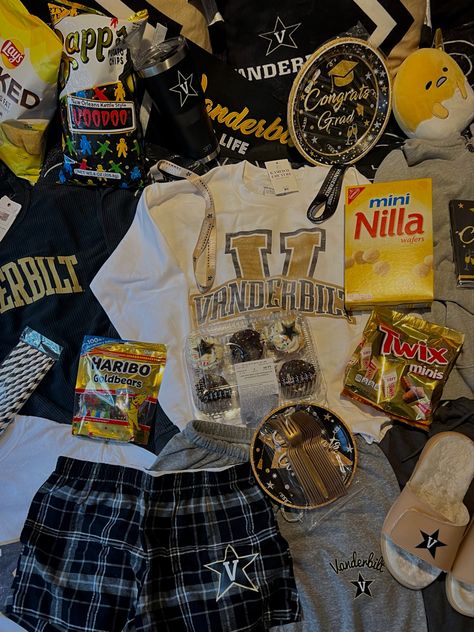 Vanderbilt Law School, Vanderbilt University Aesthetic, Vanderbilt Aesthetic, 2026 Graduation, Cute Outfits For College, College Announcements, University Inspiration, Bed Party, Outfits For College