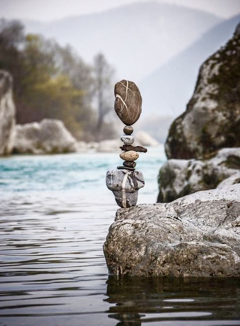 Stone Stacking Art, Rock Balancing Art, Rock Balance, Balance Aesthetic, Rock Stacking, Balance Stones, Balancing Rocks, Rock Balancing, Stacking Stones