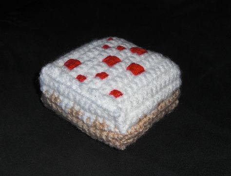 draadjes blog: Free Pattern: Minecraft Cake Minecraft Crochet Patterns, Minecraft Crochet, Minecraft Cake, Crochet Food, Plush Pattern, Stuffed Toys, Amigurumi Free Pattern, Crochet Gifts, Crochet Crafts