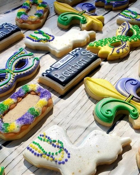 Mardi Gras Baby Shower Cookies, New Orleans Cookies, Mardi Gras Decorated Cookies, Cajun Cookies, Mardi Gras Sugar Cookies, Mardi Gras Cookies Decorated, Louisiana Themed Party, Mardi Gras Cookies, Mardi Gras Desserts