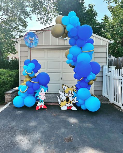 Sonic Trunk Or Treat, Outdoor Sonic Party, Sonic The Hedgehog Birthday Party Balloons, Sonic Backdrop, Sonic The Hedgehog Birthday Party Backdrop, Sonic Photo Booth, Sonic Backdrop Ideas, Sonic The Hedgehog Birthday Party, Life Size Cutouts