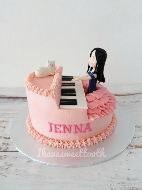 Custom Cake: Piano (Butter Icing) 
#ihavesweettooth #ihstfondantcakes #cookieartistmalaysia #cakeartistmalaysia
#igcakes #sayajualkek #ihavesweettooth #klbaker Cake Piano, Music Cake Ideas, Bolo Musical, Piano Cake, Music Themed Cakes, Piano Cakes, Music Cakes, Music Cake, Superhero Birthday Cake