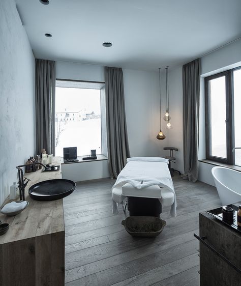 Doesn't everyone need a bathroom with a massage table?  Photo: Mario Webhofer / W9 Werbeagentur, Innsbruck Spa Room Ideas, Spa Massage Therapy, Massage Room Decor, Massage Therapy Rooms, Beauty Room Salon, Esthetician Room Decor, Spa Room Decor, Esthetics Room, Esthetician Room