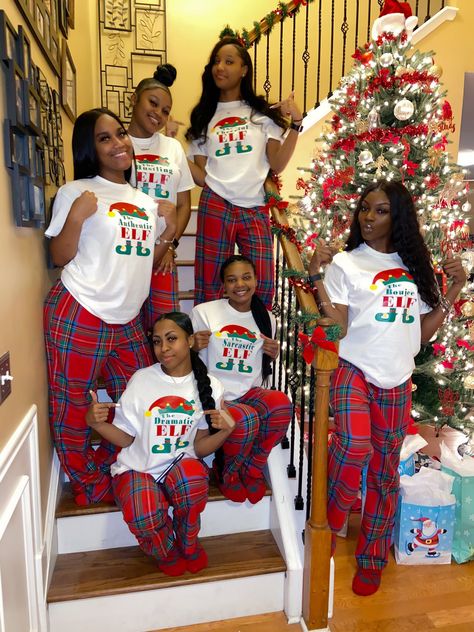 Christmas Pictures Outfits, Bestie Outfits, Matching Outfits Best Friend, Squad Outfits, Cute Christmas Outfits, Holiday Photoshoot, Family Christmas Pictures, Cute Birthday Outfits, Custom Party Favors