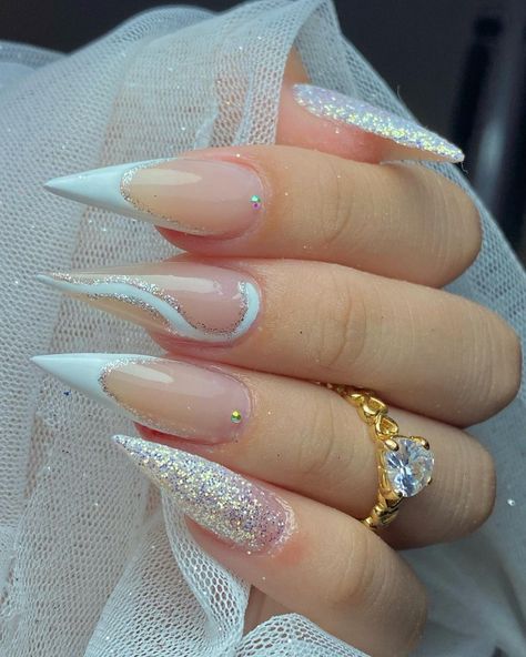 Pointy Nail Designs, Ombre Nail Art Designs, Pointy Nails, Stylish Nails Designs, Nail Art Ombre, Kawaii Nails, New Year's Nails, Dope Nails, Stiletto Nails