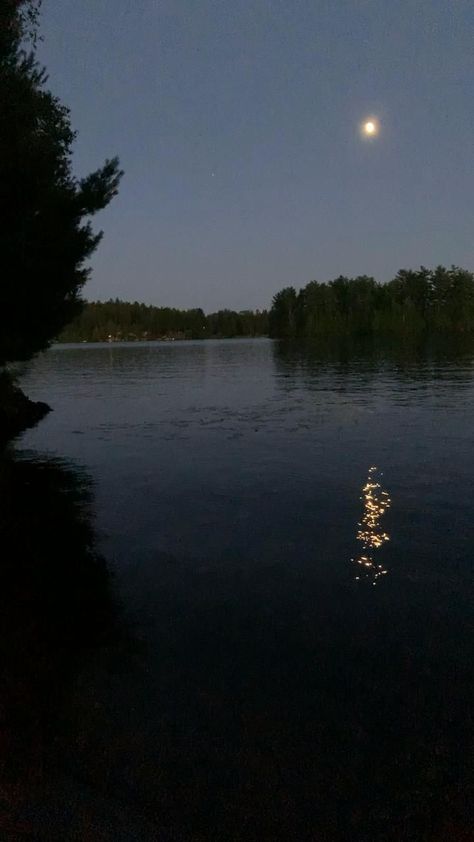 Night Lake Aesthetic, Lake At Night Aesthetic, Dark Lake Aesthetic, Lakes Aesthetic, Moon Videos, Lake Aesthetics, Lake At Night, Lake Night, Dark Lake