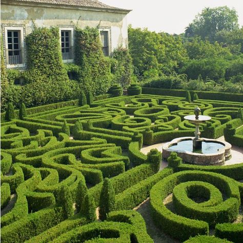 Labyrinth Garden, Garden Maze, Labyrinth Maze, Topiary Garden, Potager Garden, Victorian Garden, Formal Garden, Desain Lanskap, Formal Gardens