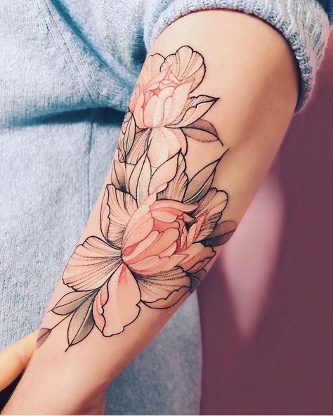 peonies Illustration Tattoo, Tattoo Shirts, Inspiration Tattoos, Geniale Tattoos, Flower Tattoo Sleeve, Peonies Tattoo, Wolf Tattoos, 문신 디자인, Tattoo Trends