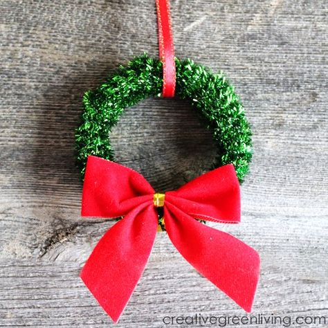 How to Make Recycled Christmas Wreath Ornaments Mini Wreaths Christmas, Christmas Abbott, Dollar Tree Gifts, Christmas Ornament Wreath, Christmas Wreaths To Make, Mini Wreaths, Gift Card Giveaway, Easy Christmas Diy, Christmas Ornaments Homemade