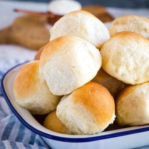 Easy Homemade Classic Buttermilk Buns (Dinner Rolls) - The Busy Baker Buttermilk Buns, Homemade Buns, Dinner Roll, Buttermilk Recipes, Homemade Dinner Rolls, Dinner Rolls Recipe, Mini Sandwiches, Bun Recipe, Homemade Dinner