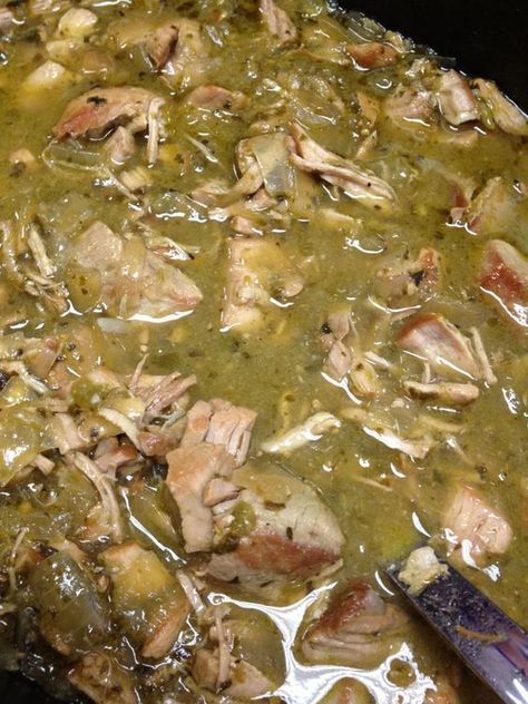 Chile Verde Recipe. My taco shop makes the best Chile Verde I've ever had, but I think this recipe will be be damn close and every bit as good! Can't wait to try it :)) Santiagos Green Chili, Green Chili Recipe, Chile Verde Recipe, Chili Verde Recipe, Green Chili Recipes, Chili Verde, Chile Recipes, Verde Recipe, Chili Cook Off