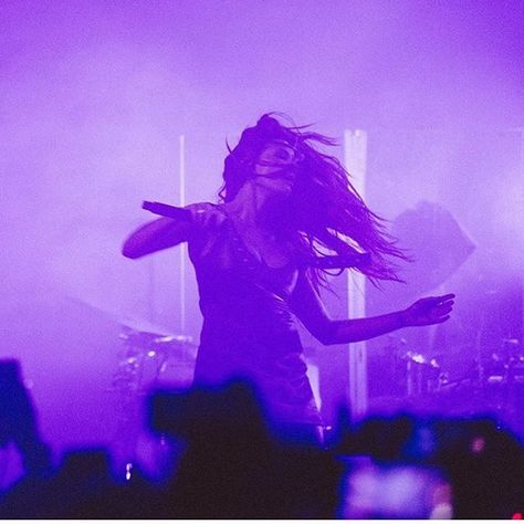 Halsey performing at the hfk show @ webster hall photographed by @donslens💥 #halsey #hfk #hopelessfountainkingdom #badlands #room93 Halsey Concert, Halsey Colors, Hopeless Fountain Kingdom, Lilac Sky, Lavender Aesthetic, Paintings Famous, Pretty Females, Halsey, Purple Aesthetic