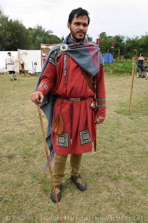 Benjamin Franckaert: 5th century Briton of Centenarius rank in Roman service Byzantine Clothing, Roman Reenactment, Romano British, God Fashion, Mens Garb, Roman Clothes, Empire Fashion, Sca Garb, Roman Army