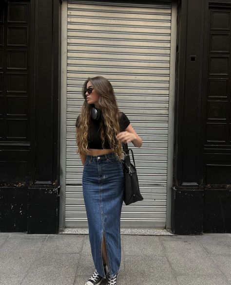 hair inspo, long hair, crimped hair, simple outfit, summer outfit, brunch outfit, cute outfit, spring outfit, fall outfit, denim, denim skirt, long denim skirt Jean Skirt And Converse Outfit, Stroll Outfit, Denim Long Skirt Outfit Summer, Denim Skirt And Converse Outfit, Long Demin Skirt Outfit Casual, Long Denim Skirt And Sneakers Outfit, Outfits With Denim Maxi Skirt, Long Demin Skirt Outfits For Summer, Skirt With Converse