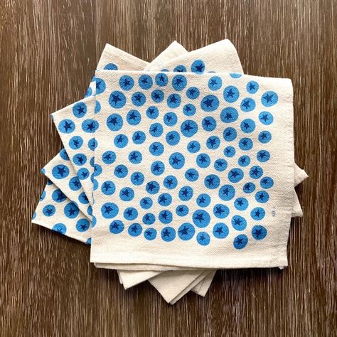 BrightBeige - Etsy Blueberry Print, Blueberry Pattern, Hand Stamped Fabric, Fabric Stamping, Printed Napkins, Gift Cake, Paper Towels, Screen Printing Designs, Table Napkins