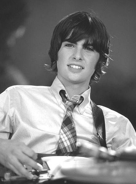 Michael Moscovitz from The Princess Diaries | 21 Totally Crush-Worthy Literary Characters----Ojos mas bellos si ven vien. Controlate cada año. Lee ennuestro blog " Como descansar frente a la PC " y otros The Princess Diaries 2001, Princes Diaries, Robert Schwartzman, Talia Shire, Diary Movie, The Princess Diaries, Literary Characters, Princess Diaries, Nicolas Cage